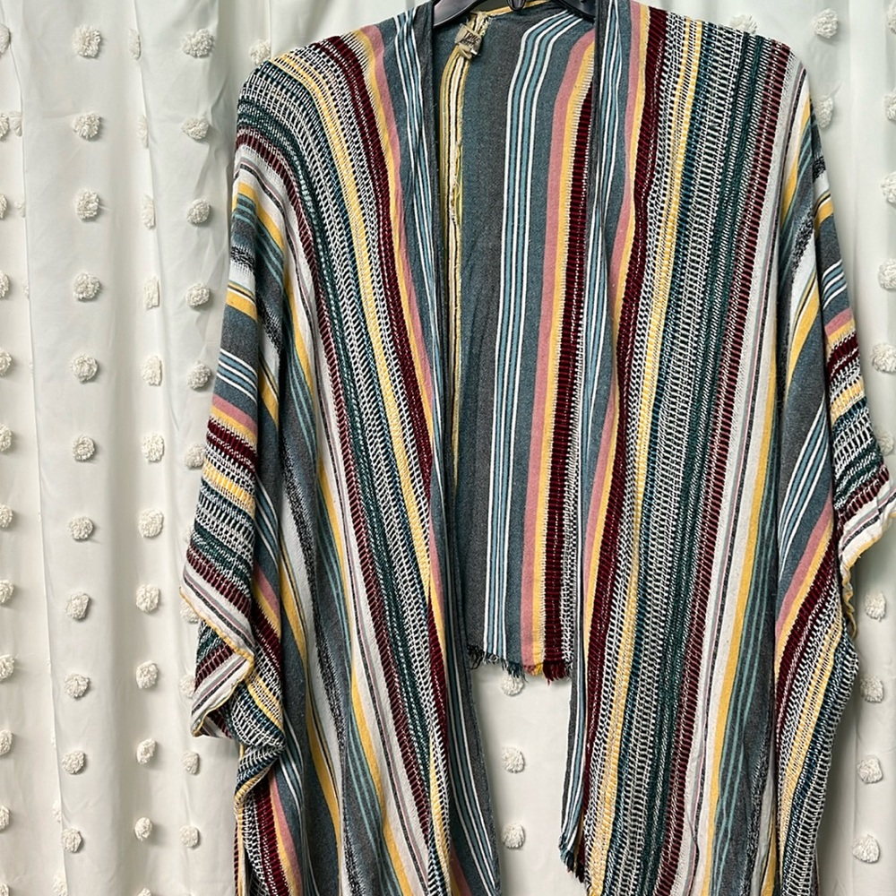 Colorful cardigan style cover    SZ 2X, gently worn